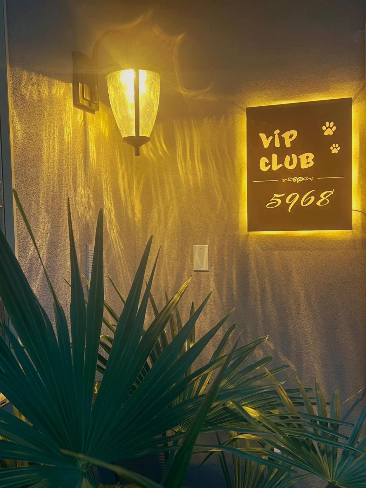 V.I.P. Club Surrey Exterior foto